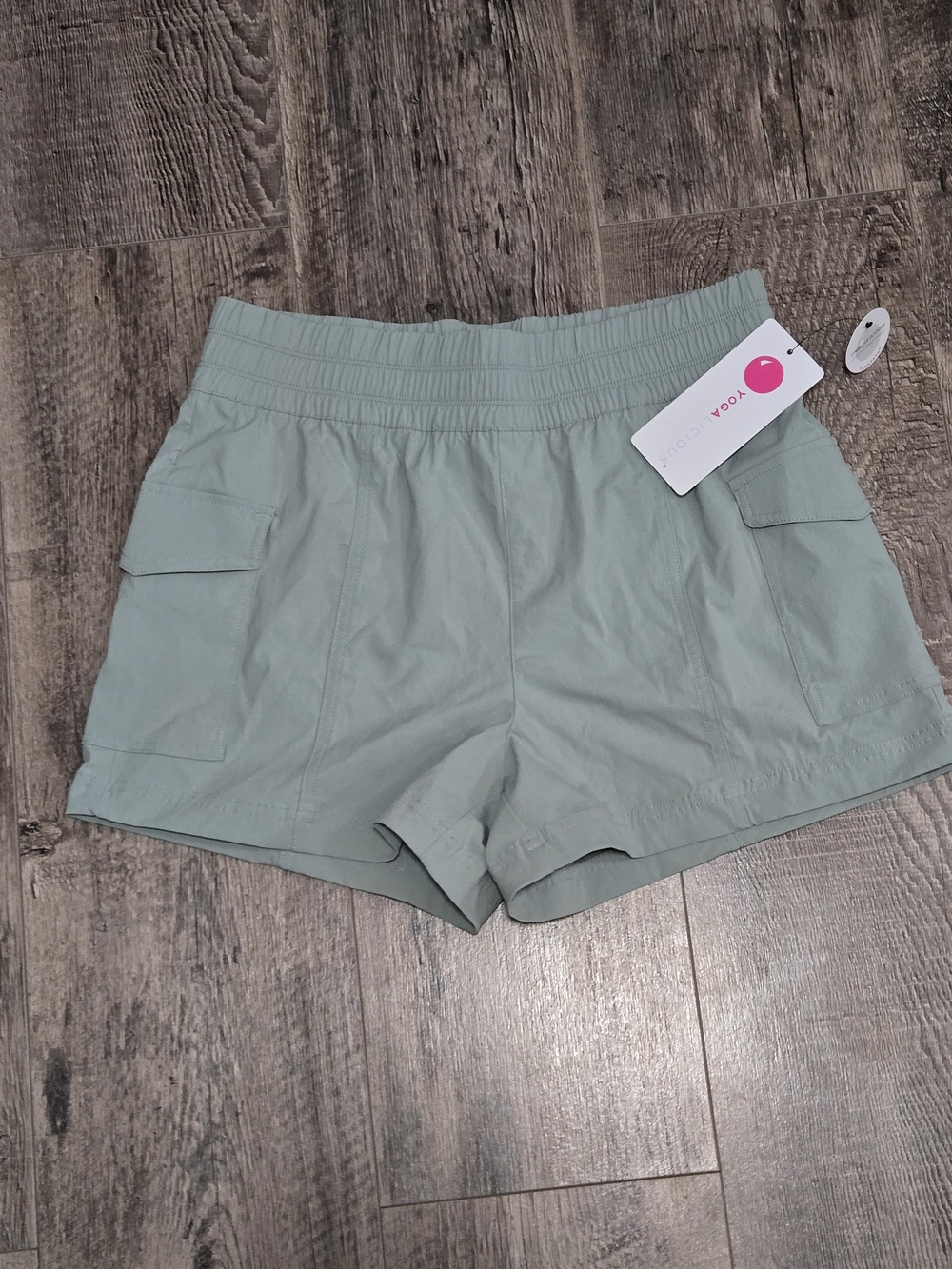 Yogaliscious Women's Light Sage Active Shorts